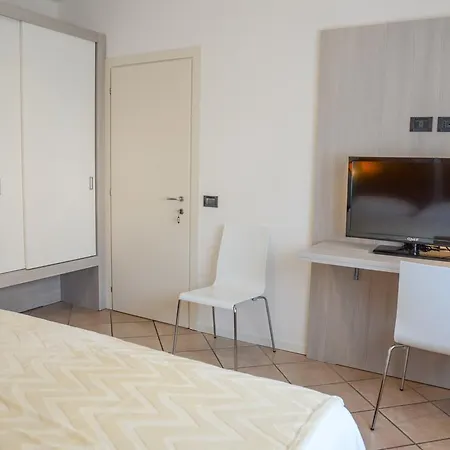 Franca Aparthotel 2*